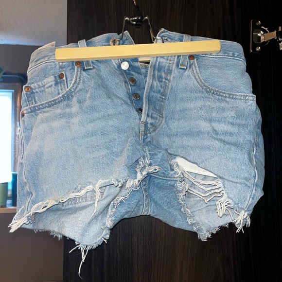 levi’s 501 high waisted shorts - Picture 1 of 3